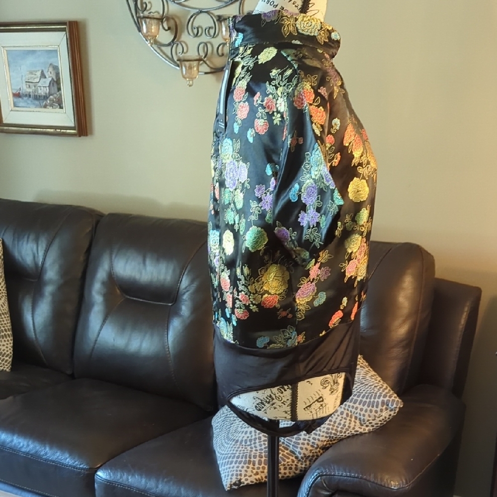 Size 10 Pretty Little Thing Floral Satin Top with Short Sleeves - Picture 2 of 16